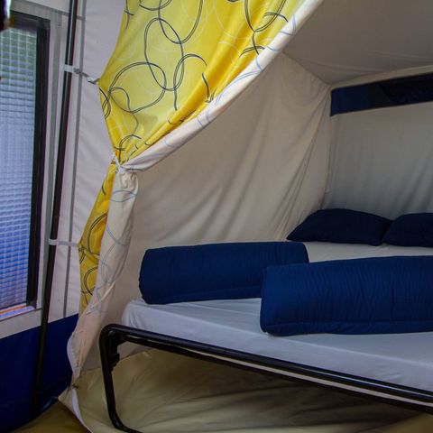 Glamping tent 4 persons - BUNGALOWTENT (WITHOUT SANITARY FACILITIES)