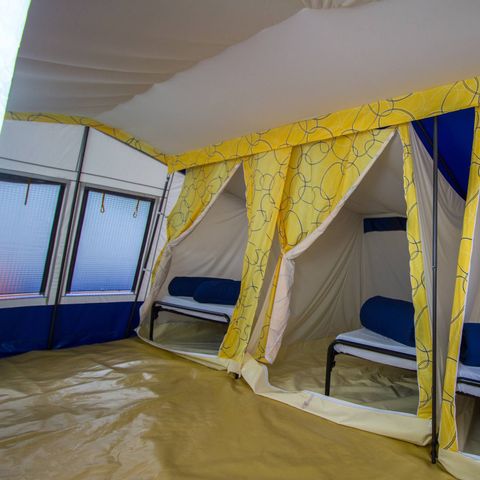 Glamping tent 4 persons - BUNGALOWTENT (WITHOUT SANITARY FACILITIES)