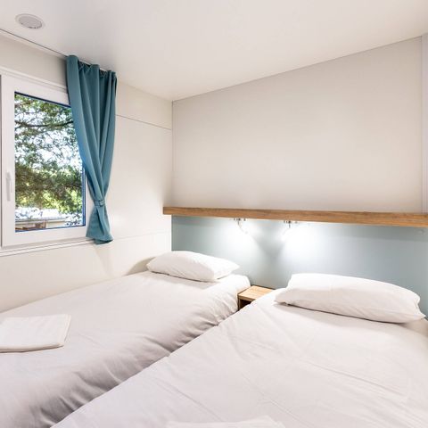 Mobile home 6 persons - Premium | 3 Bedrooms | Sleeps 6 | Lounge Terrace | 1 Bathroom | Air Conditioning | TV