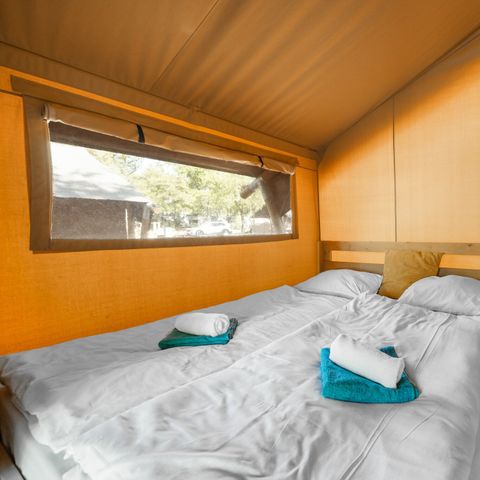 Canvas and wooden tent 4 persons - Safari tent Lodge + airco (5P)