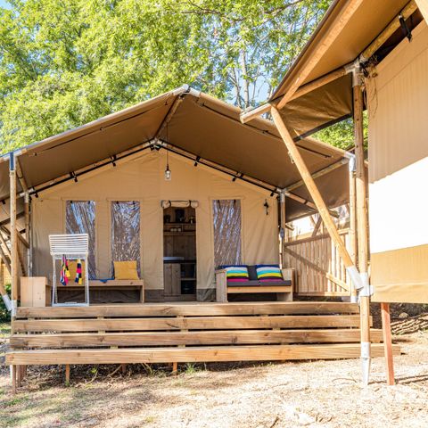 Canvas and wooden tent 4 persons - Safari tent + sanitary + airco (6P)