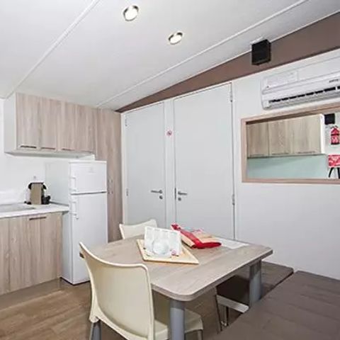 Mobile home 6 persons - Comfort | 2 Bedrooms | Sleeps 4-6 people | Semi-covered terrace | 1 Bathroom | Air conditioning