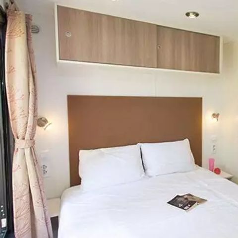 Mobile home 6 persons - Comfort | 2 Bedrooms | Sleeps 4-6 people | Semi-covered terrace | 1 Bathroom | Air conditioning