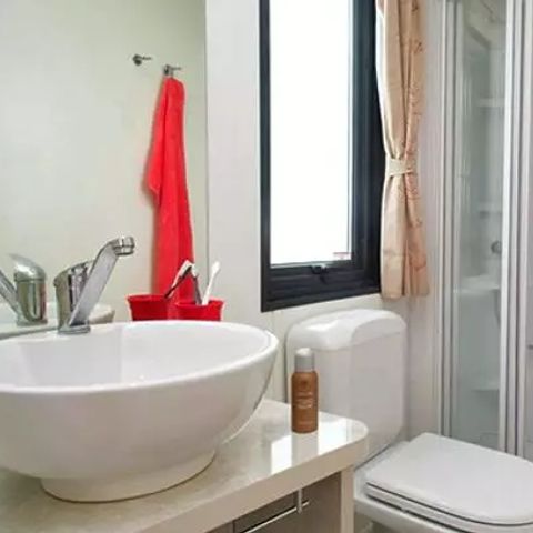 Mobile home 6 persons - Comfort | 2 Bedrooms | Sleeps 4-6 people | Semi-covered terrace | 1 Bathroom | Air conditioning
