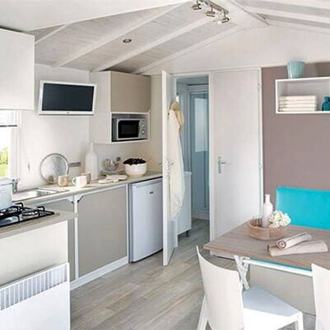 Mobile home 5 persons - Premium | 2 Bedrooms | Sleeps 5 | Semi-covered terrace | 2 Bathrooms | Air-conditioning | TV