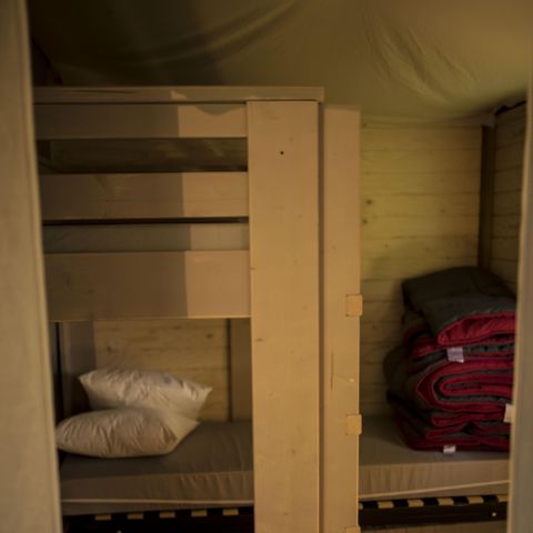 Canvas and wooden tent 5 persons - PILOTIS CABIN