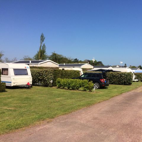 Pitch - Pitch package: car + tent/caravan or motor home