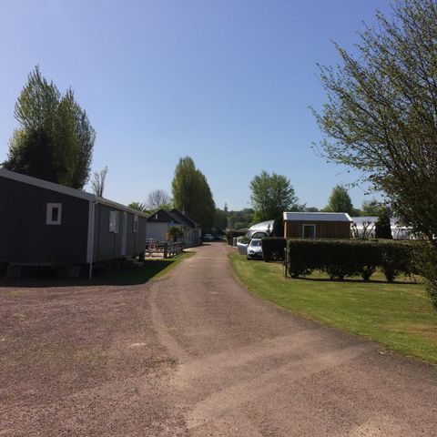 Pitch - Pitch package: car + tent/caravan or motor home