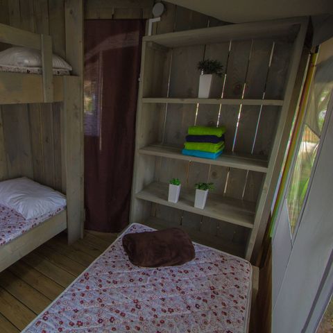 CANVAS AND WOOD TENT 6 people - Safaritent sanitair + airco (6P)