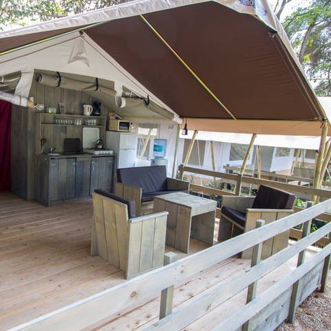 CANVAS AND WOOD TENT 4 people - Safaritent sanitair + airco (4P)