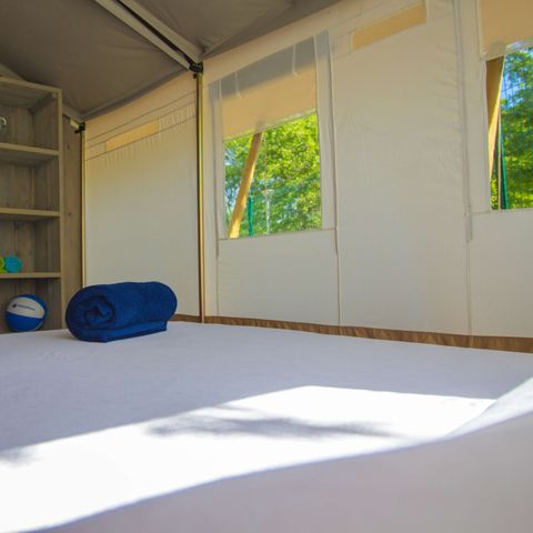 CANVAS AND WOOD TENT 5 people - Safari tent + sanitary + airco (5P) 