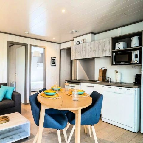 CANVAS AND WOOD TENT 5 people - Lodge Kabane sur Pilotis 3 Rooms 5 Persons Air-conditioned + TV