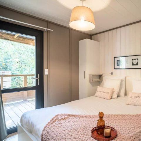 CANVAS AND WOOD TENT 5 people - Lodge Kabane sur Pilotis 3 Rooms 5 Persons Air-conditioned + TV