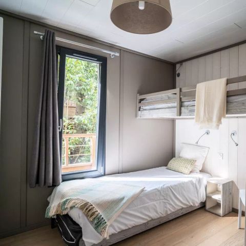 CANVAS AND WOOD TENT 5 people - Lodge Kabane sur Pilotis 3 Rooms 5 Persons Air-conditioned + TV