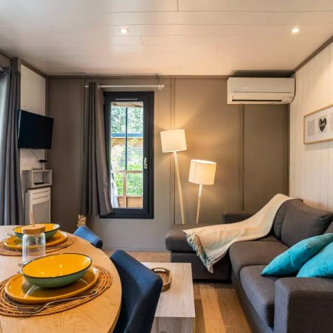 CANVAS AND WOOD TENT 5 people - Lodge Kabane sur Pilotis 3 Rooms 5 Persons Air-conditioned + TV