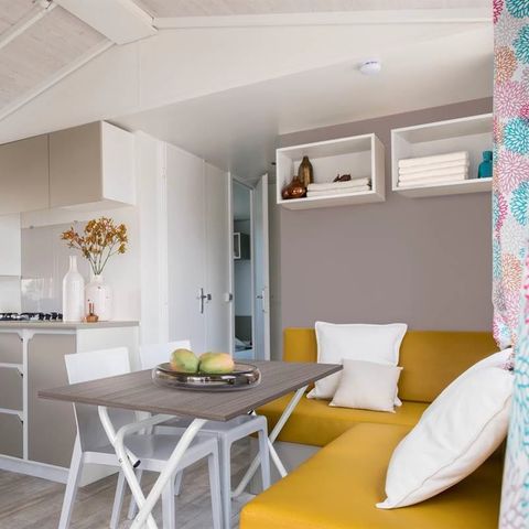 MOBILE HOME 6 people - | Comfort | 3 Bedrooms | 6 Pers | Single terrace | Air conditioning | TV