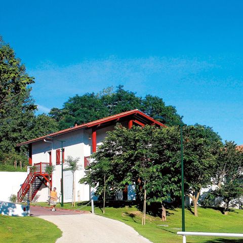 APARTMENT 8 people - (max 6 adults) St Jean de Luz Iratzia