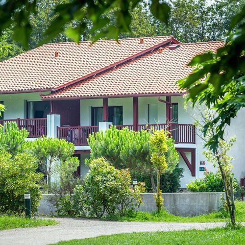 APARTMENT 8 people - (max 6 adults) St Jean de Luz Iratzia