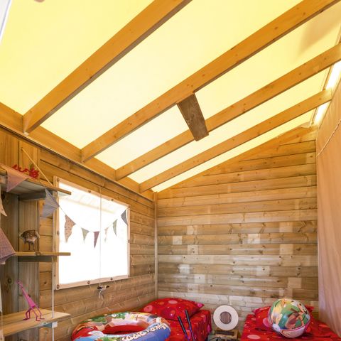 CANVAS AND WOOD TENT 5 people - C- Lodge Pilotis - 2 bedrooms 24m² with covered terrace