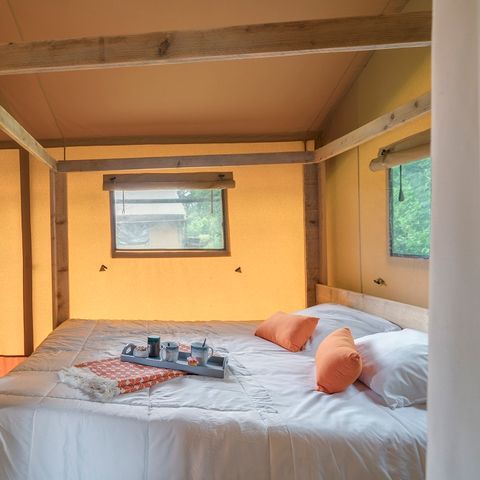 Canvas and wooden tent 6 persons - Safari Lodge 6p