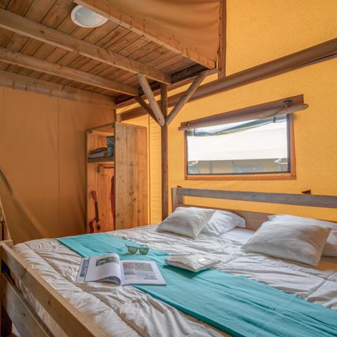 CANVAS AND WOOD TENT 8 people - Safari Lodge, Air-conditioned