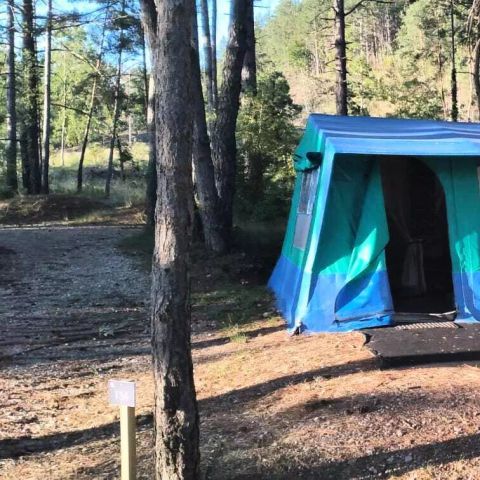 Tent 5 persons - 4-Room Navajo Tent sleeps 6 (4 adults + 2 children) Without sanitary facilities