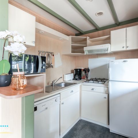 CHALET 4 people - Chalet Premium 35m² (2 bedrooms) + Air-conditioning + Dishwasher + Covered terrace 12m² + Private parking space