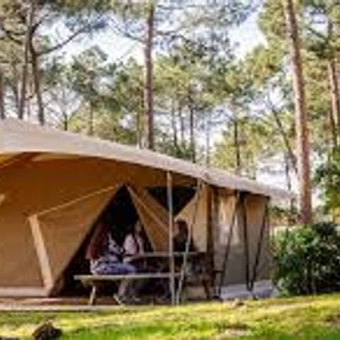 CANVAS AND WOOD TENT 4 people - wooden floor, 2 bedrooms, fitted kitchen, terrace