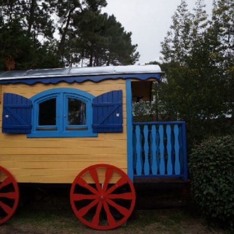 UNUSUAL ACCOMMODATION 2 people - Ceramics (no sanitary facilities, no shower, no kitchen)