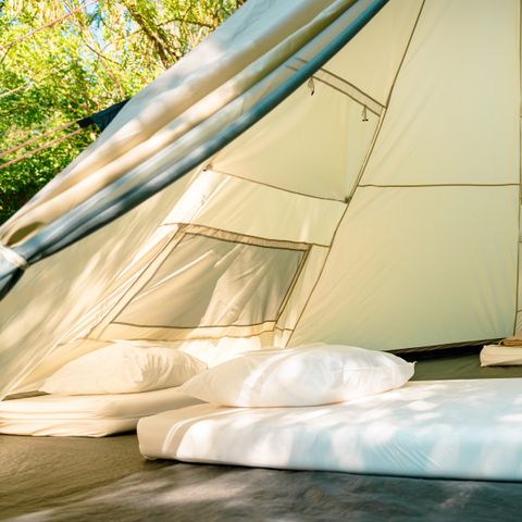 UNUSUAL ACCOMMODATION 4 people