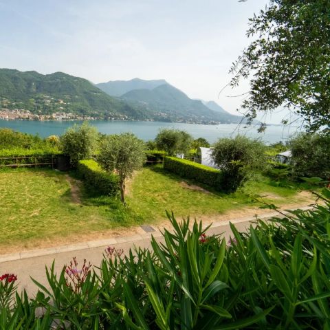 Pitch - Lake View Pitch - 85m² - 10 AMP