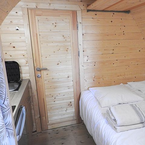 UNUSUAL ACCOMMODATION 2 people - POD + PRIVATE JACUZZI - 1 Bedroom