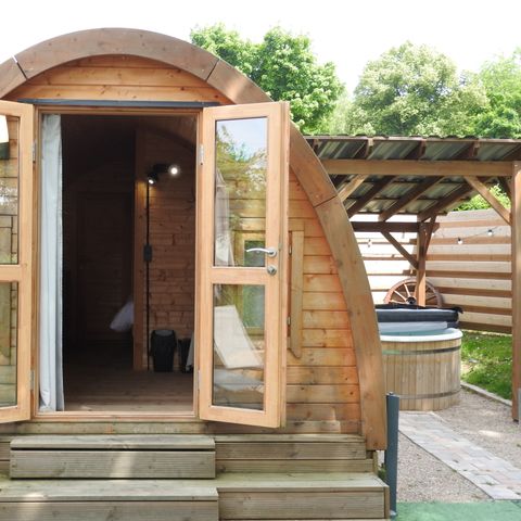 UNUSUAL ACCOMMODATION 2 people - POD + PRIVATE JACUZZI - 1 Bedroom