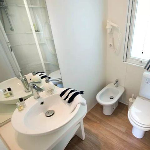 BUNGALOW 6 people - Mobile-home | Comfort | 3 Bedrooms | 6 Pers. | Raised terrace | 2 bathrooms | Air-con.