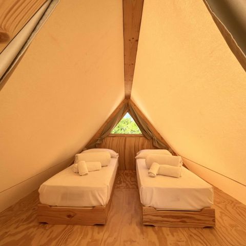 Canvas and wooden tent 4 persons - Glamping Kentia