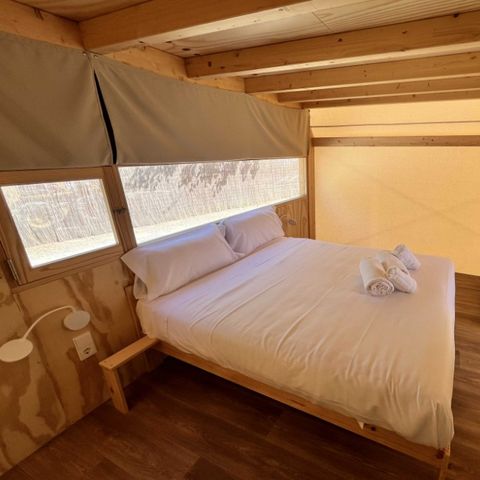 Canvas and wooden tent 4 persons - Glamping Kentia
