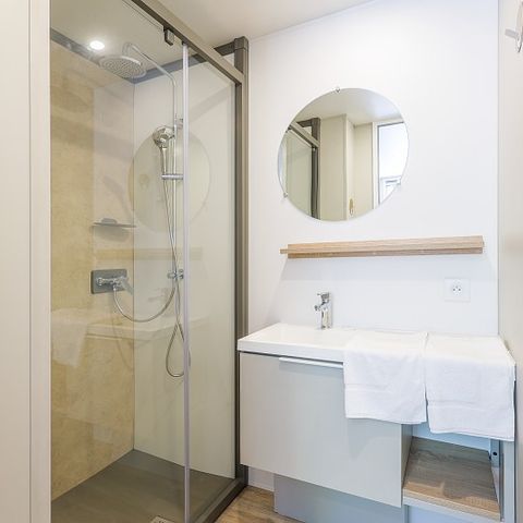 Mobile home 4 persons - Ultimate | 2 Bedrooms | 4 Pers | Raised terrace | Tropical shower | Air conditioning | TV