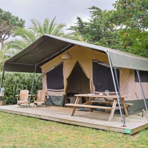 CANVAS AND WOOD TENT 6 people - Bulot