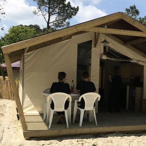 CANVAS AND WOOD TENT 4 people - Comfort 3 Rooms 4 People Without Sanitary