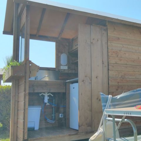 Pitch - PREMIUM package: pitch equipped with a FREECAMP + 10A electricity