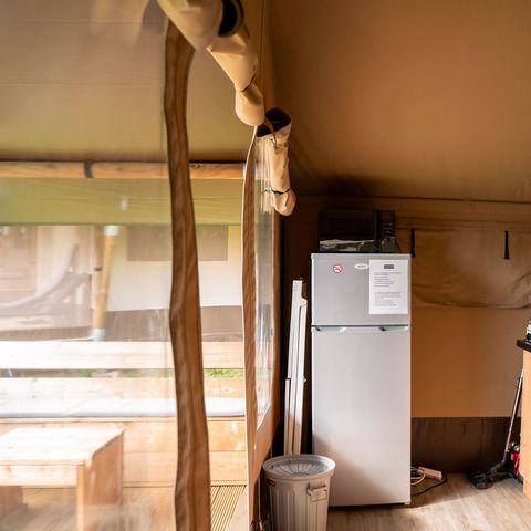 CANVAS AND WOOD TENT 5 people - including sanitary facilities