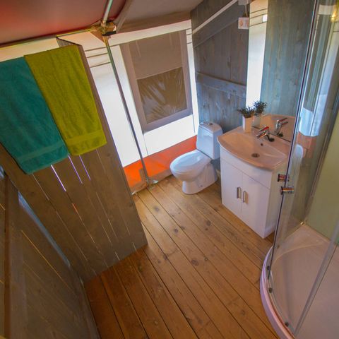 Canvas and wooden tent 5 persons - Sanitary safety
