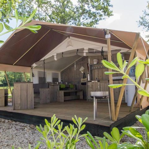 Canvas and wooden tent 5 persons - Luxury safari