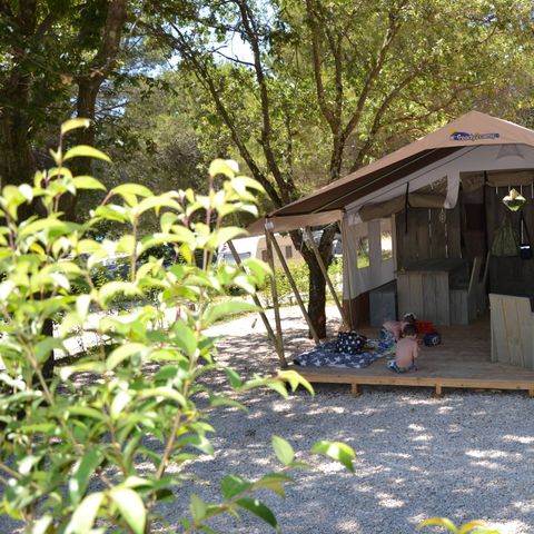 Canvas and wooden tent 5 persons - Luxury safari