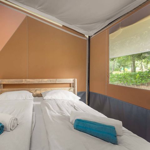 Canvas and wooden tent 6 persons - Safaritent sanitair + airco (6P)