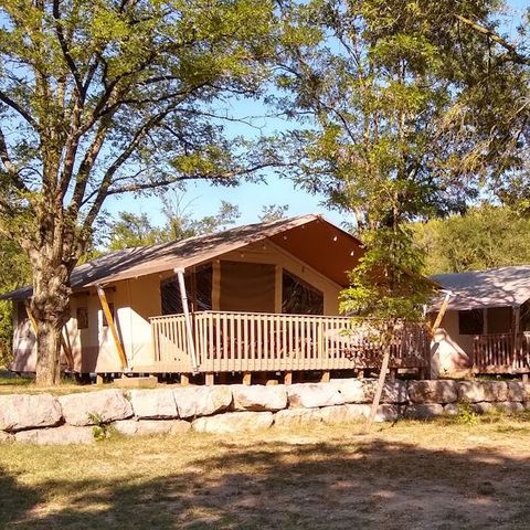 Canvas and wooden tent 5 persons - Safari tent Sunset + sanitary facilities + air conditioning (6P)