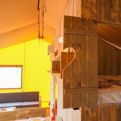 Canvas and wooden tent 6 persons - Safari Lodge | 3 Ch. | 6 Pers. | Raised terrace | Air-con.