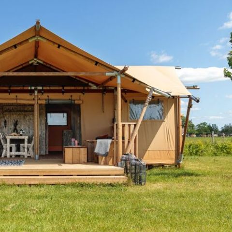 Canvas and wooden tent 5 persons - Valkanela - Safari tent Bella Lodge + sanitary facilities + air conditioning (6P)