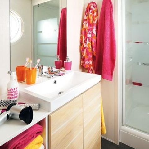 MOBILE HOME 4 people - Comfort 27m² 2 bedrooms including semi-covered terrace 18m² + TV