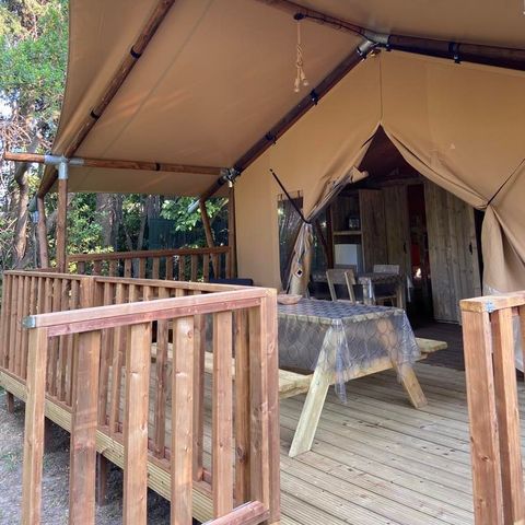 CANVAS AND WOOD TENT 4 people - 2-bedroom lodge tent